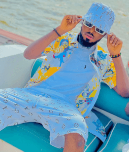 Tarihin Lsvee (Lsvee Biography, Net worth, Songs)